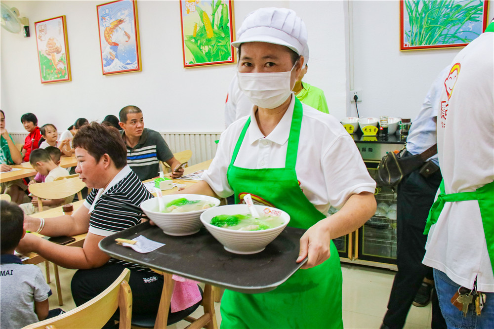 餃子云吞加盟店生意越來越差了，這些地方該改進了