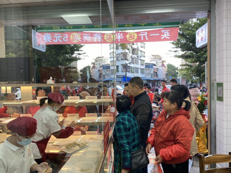 想開餃子云吞店是加盟好還是自己創(chuàng)立品牌好？